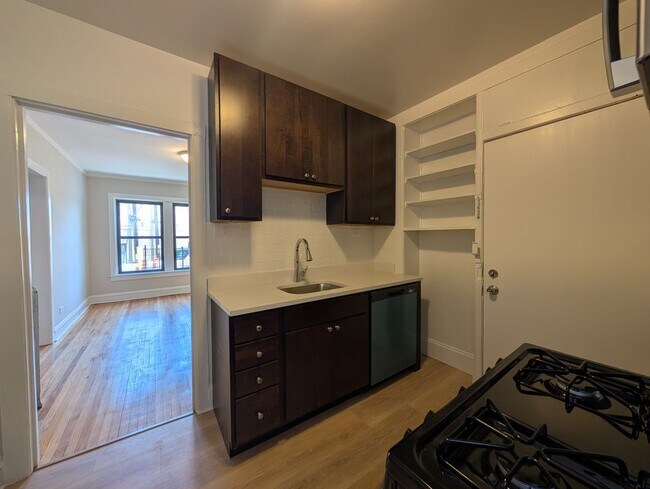 Photo - 2706 N Spaulding Ave Unit 1GG