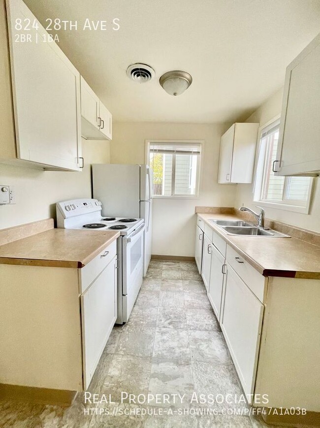 Photo - 824 28th Ave S