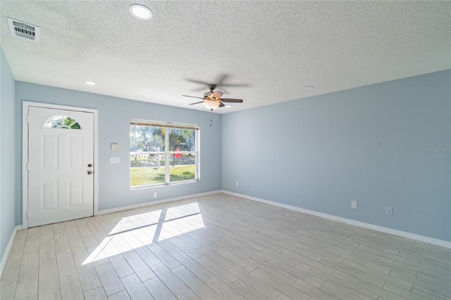 Photo - 2002 N St Vincent St