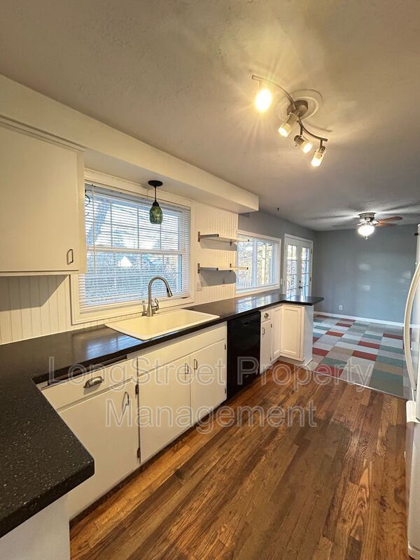 Photo - 2872 SE Linda St