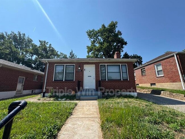 Building Photo - 8334 Elmore Ave Rental