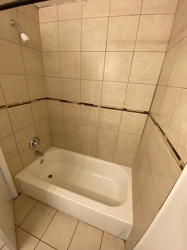 Photo - 637 Willow Way Unit Modern 2 Bedroom