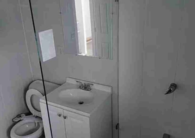 Photo - 187 Grimsby St