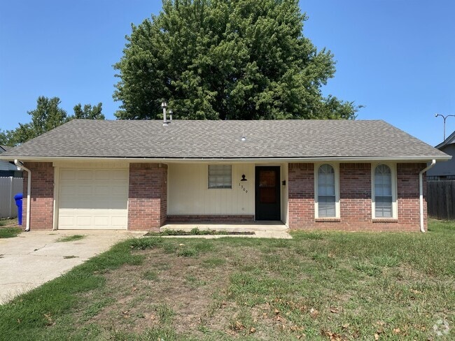 Building Photo - 1309 Abbey Dr Rental