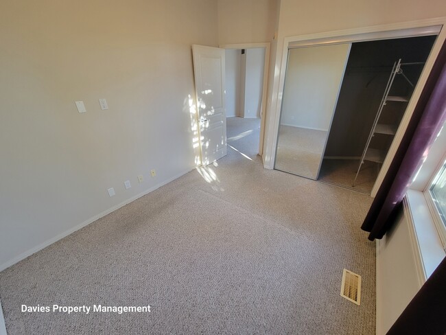 Photo - 4831-104A 104a St NW