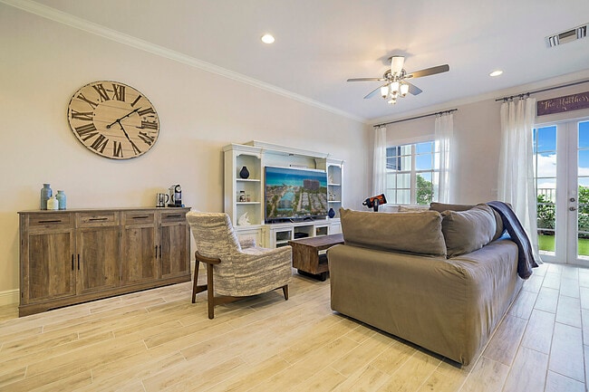 Photo - 140 Ocean Breeze Dr