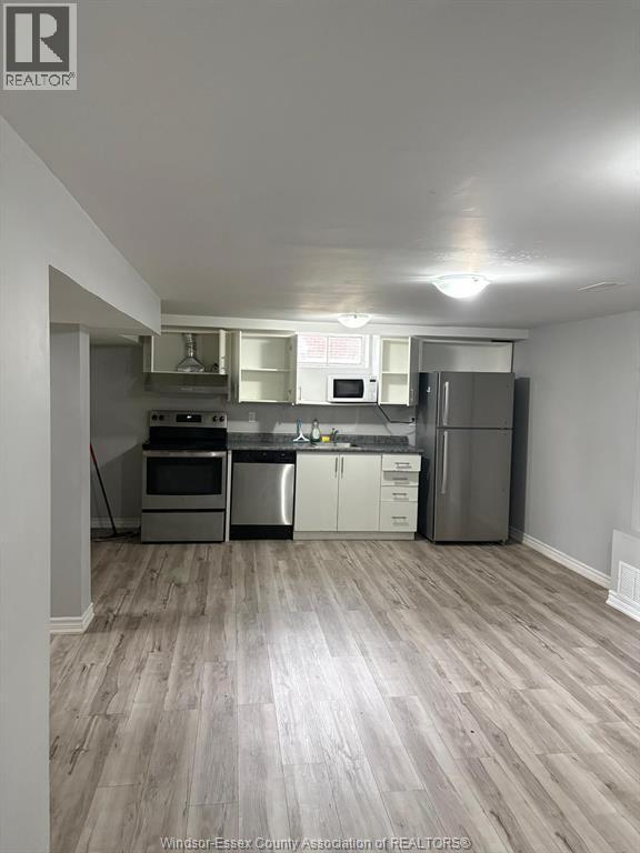Photo - 3580 McKay Ave