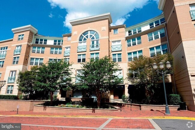 Building Photo - 12000 Market St Unit 332 Rental