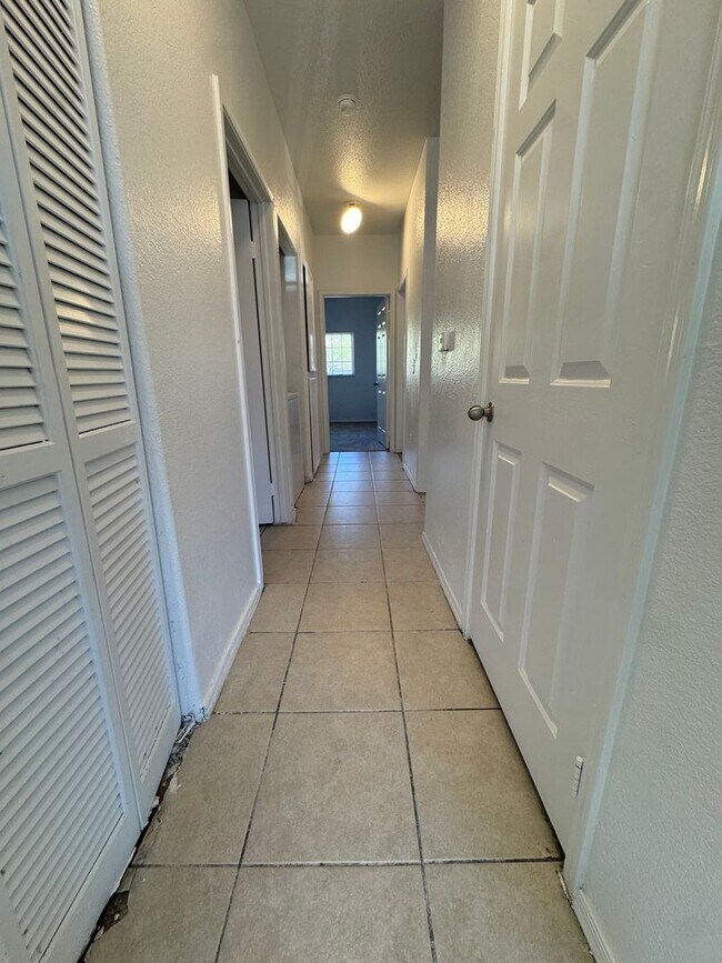 Photo - 4730 E Craig Rd