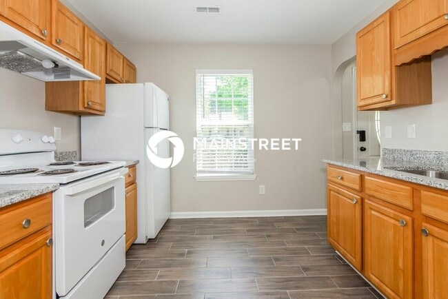 Photo - 3 Bedroom Pet-Friendly Home in Gastonia, NC with Main Street Renewal