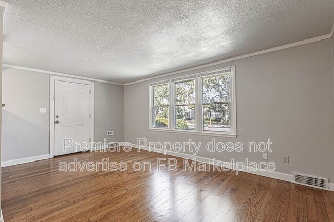 Photo - 325 E 28th Ave