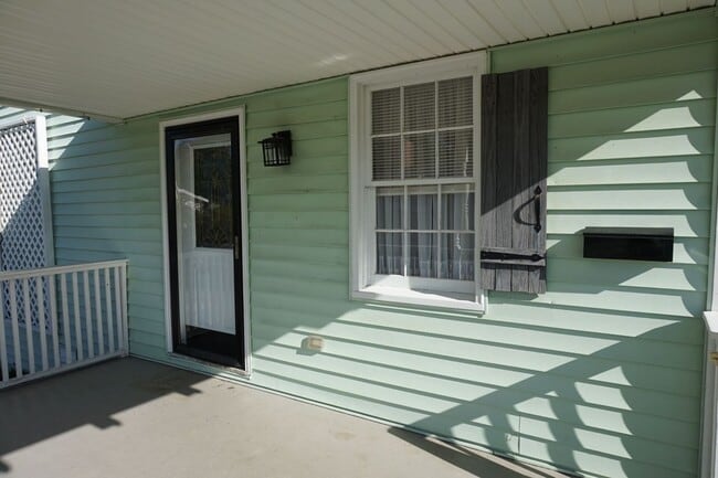 Photo - Pet Friendly 3 Bedroom 1 Full Bath located...