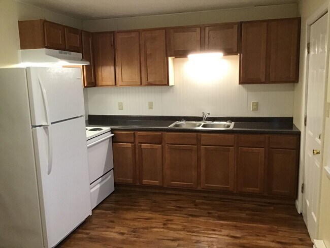 Photo - Bolivar MO 1 Bed, 1 Bath Apartment Unit 914