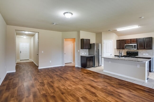 Photo - 5909 Roderick Dr