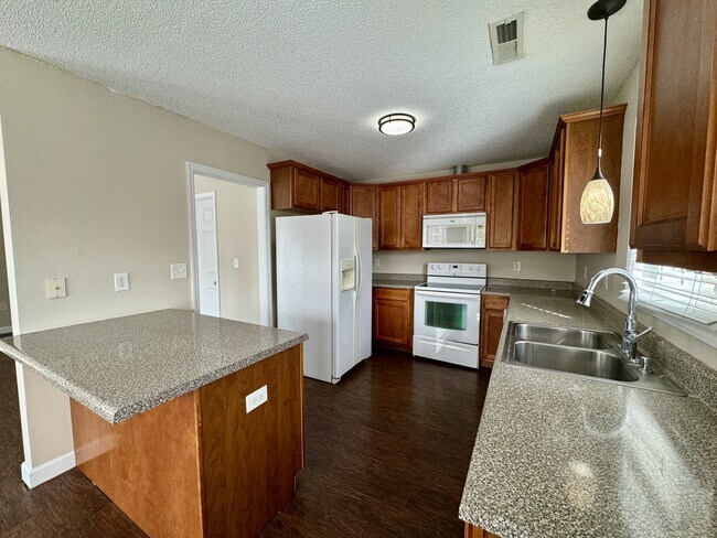 Photo - 301 W Willowood Ln