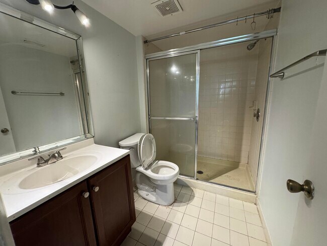 Photo - 8891 Wiles Rd Unidad 303