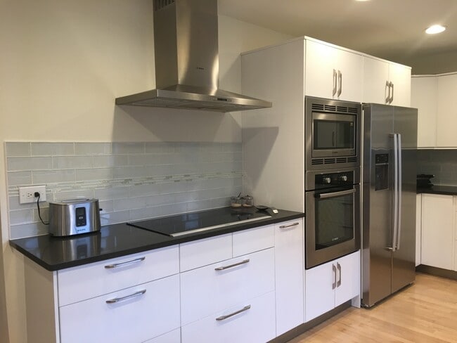 Photo - 1872 Mission Hills Ln