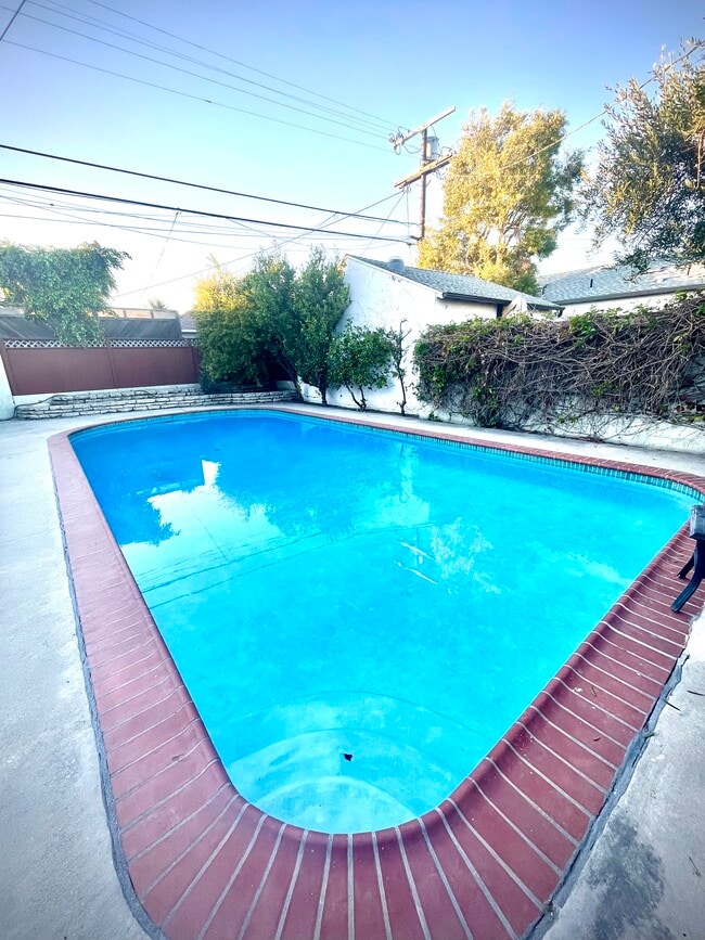 Building Photo - 1847 Stearns Dr Unit ADU Rental