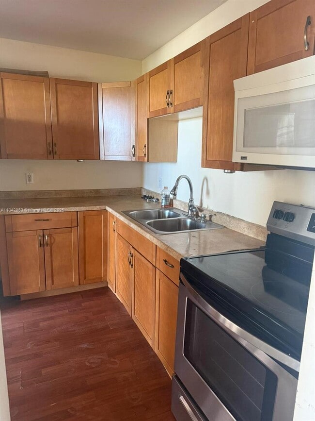Photo - 2025 NE 164th St Unit 818