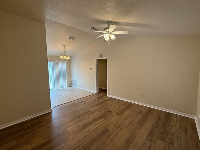 Photo - 2 Bedroom/2 Bathroom Apartment