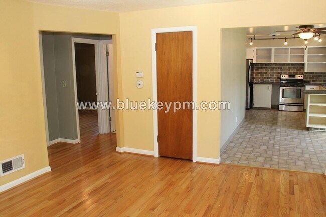 Photo - 2 Bed, 1 Bath Home Near Park Rose City Gol...