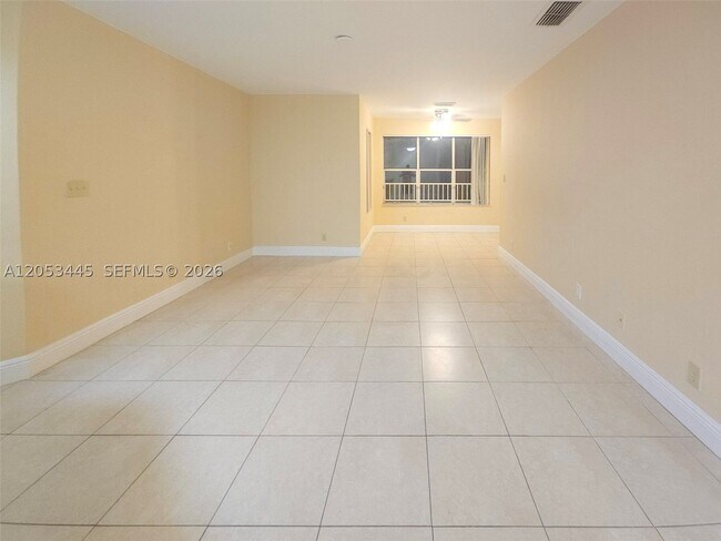 Building Photo - 3310 Pinewalk Dr N Unit 1825