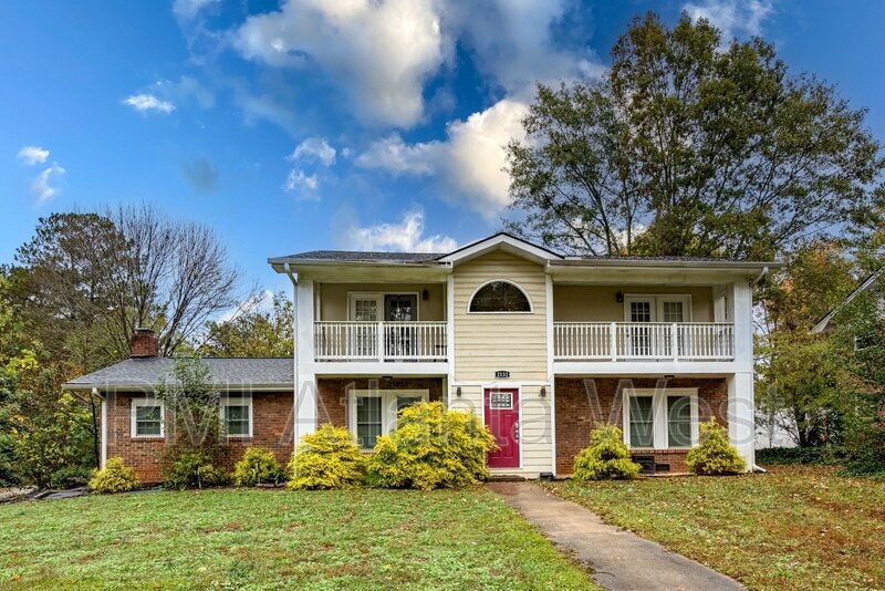 Photo - 2132 Galway Ln