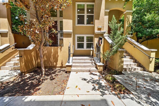 1656 Lee Way