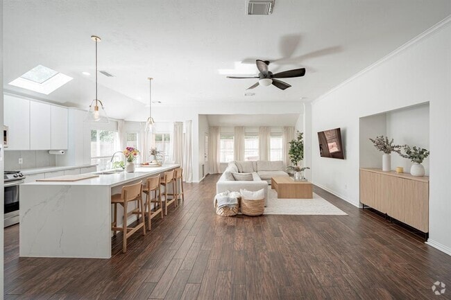 Building Photo - 11 E Sienna Pl Rental