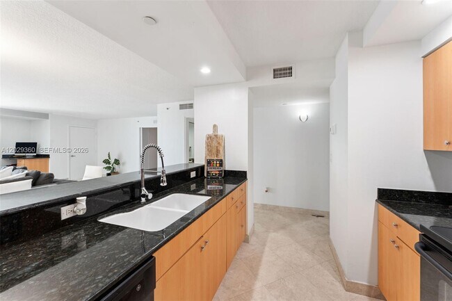 6917 Collins Ave Unit 607