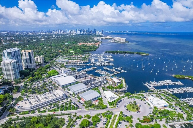 Photo - 2655 S Bayshore Dr Unidad 1506
