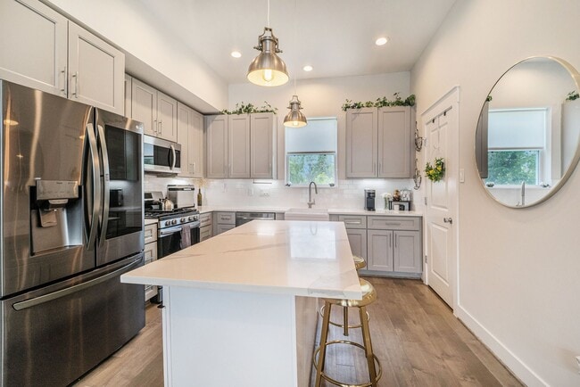 Building Photo - 5341 Donovan Gdns Ln