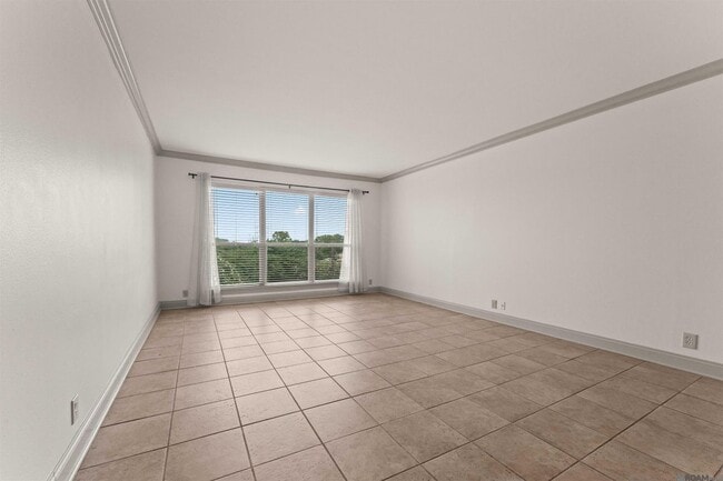 Building Photo - 2045 N 3rd St Unit 418