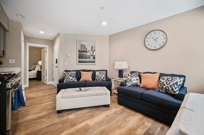 Photo - 472 Commercial St Unidad ID1364253P