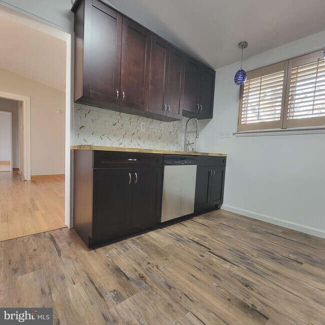 Photo - 6603 Byrnes Dr