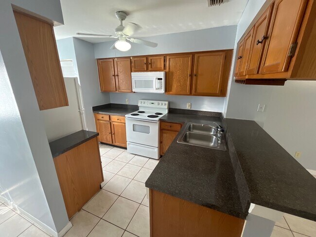 Photo - For Rent-2-bedroom, 2.5-bathroom located i...