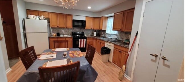 Photo - 3863 Kensington Dr