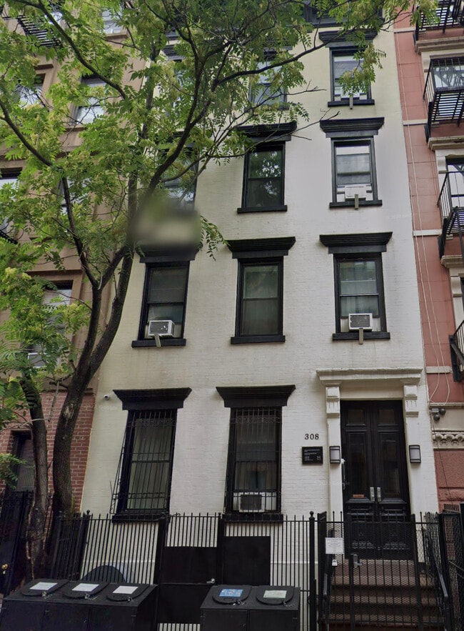 Building Photo - 308 W 18th St Rental