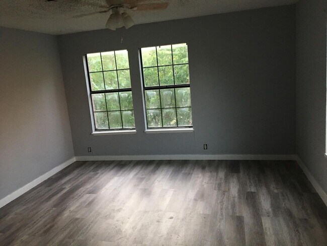 Photo - 1411 Barry Ave Apartment Unit 201