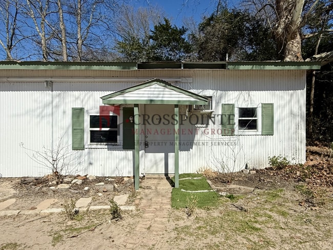 Building Photo - Now Available: 2 Bedroom, 1 Bath Home in Tyler, TX! Unit B