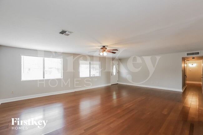Photo - 3827 E Friess Dr