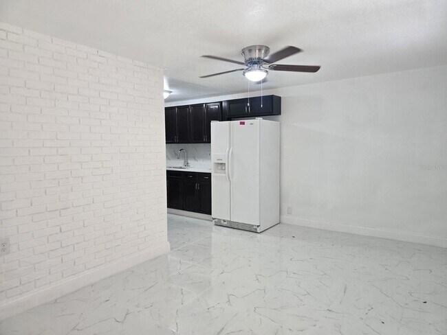 Photo - 1813 Hacienda Way