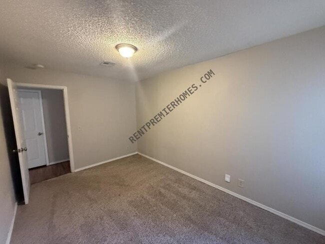 Photo - 1533 E 67th Pl