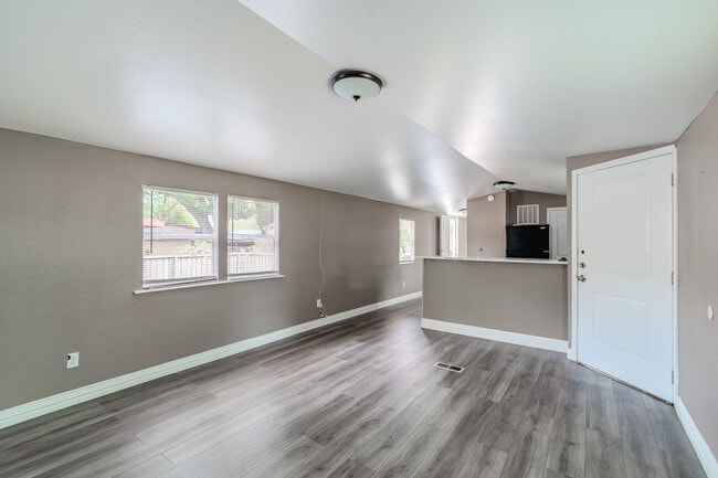 Photo - 5641 Kimber Ln