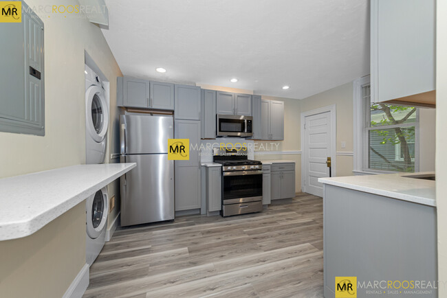 Photo - 47 Brackett St Unidad #2 Rental