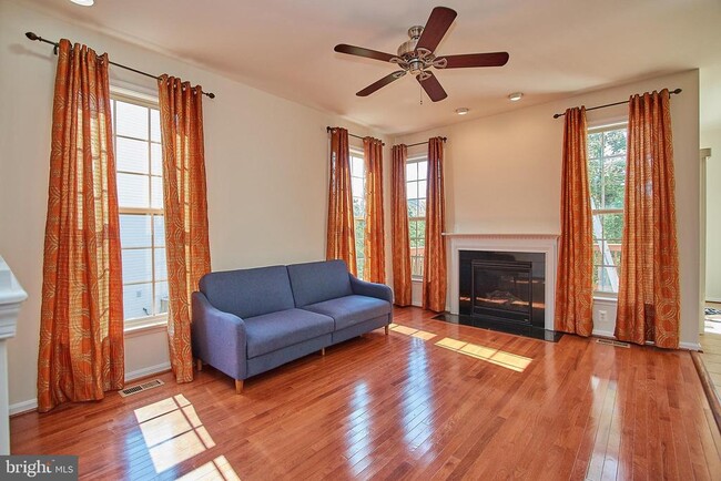 Photo - 42649 Macauley Place