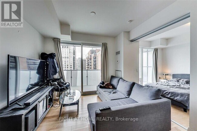 Photo - 65 St Mary St Unit 1608