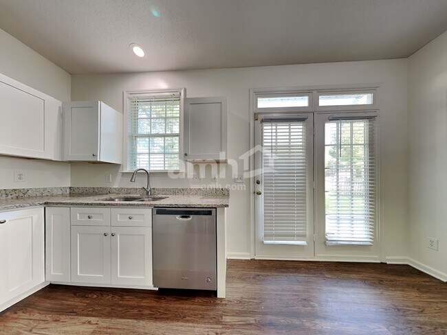 Photo - 3118 Iron Gate Trl