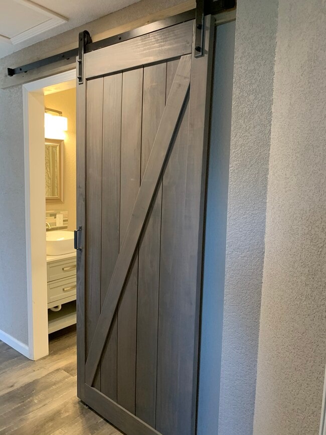 Photo - 1110 N Main St