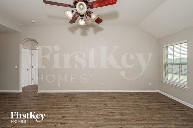 Photo - 920 Alise Cir